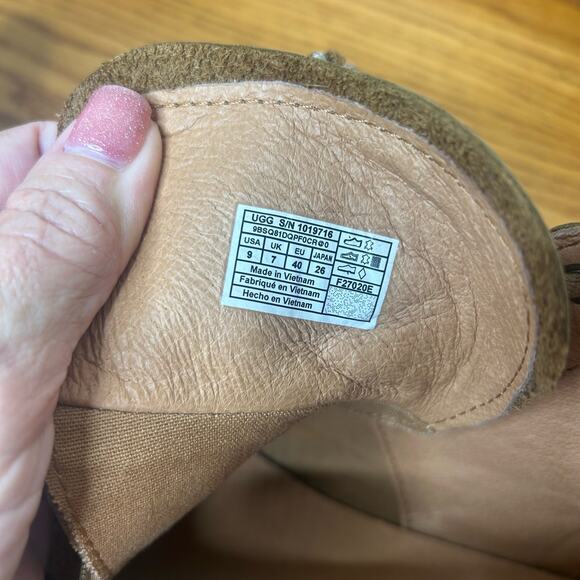 Ugg High Top Sneaker Women's Size 9 Tan Shearling Trim - Picture 11 of 15